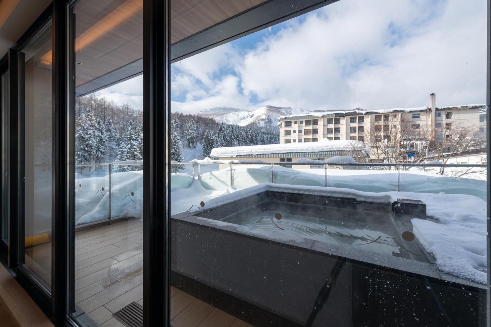 Niseko Kyo Aparthotel คุตชาน ภายนอก รูปภาพ